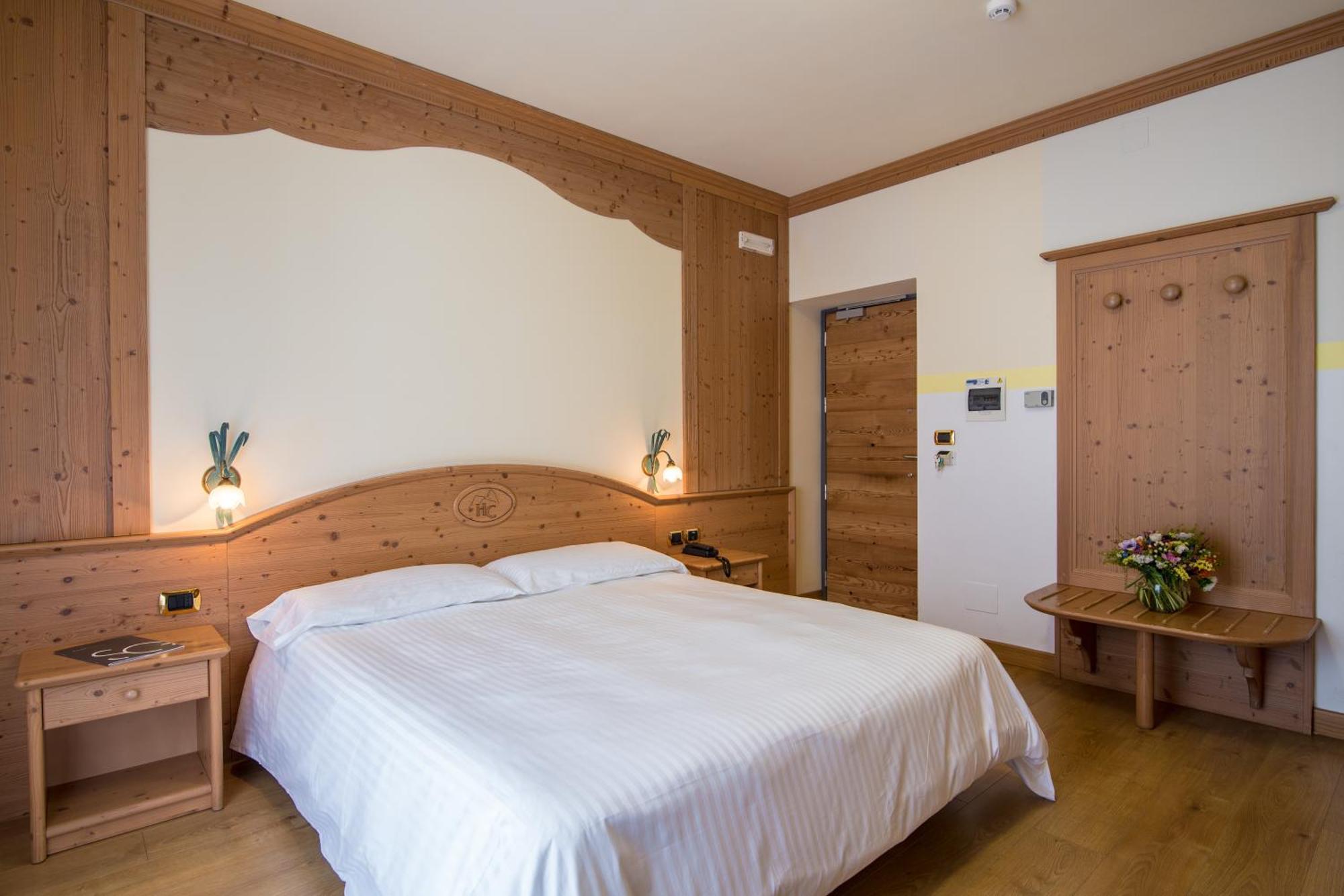 Hotel Colfosco San Martino Di Castrozza Rum bild