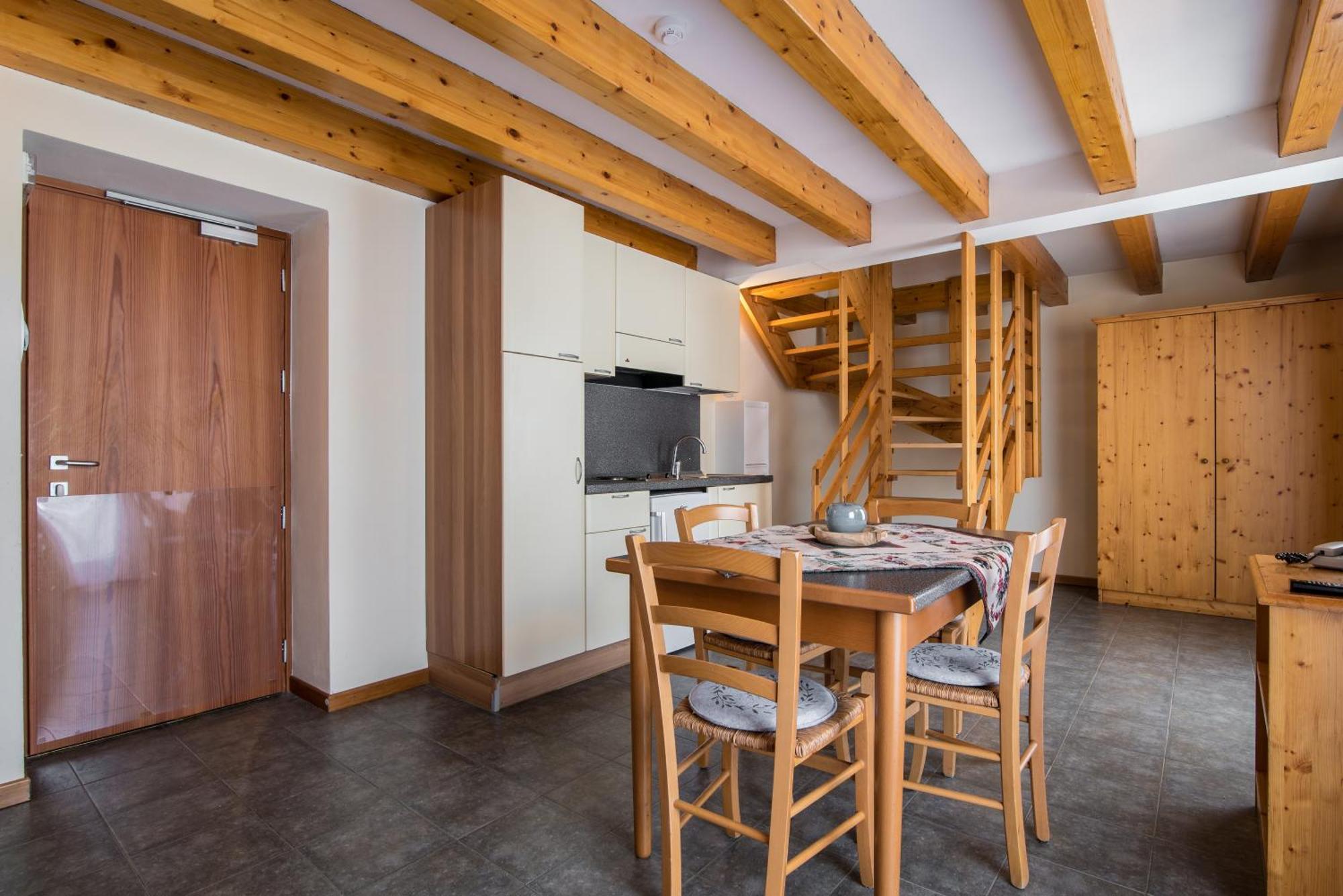 Hotel Colfosco San Martino Di Castrozza Rum bild