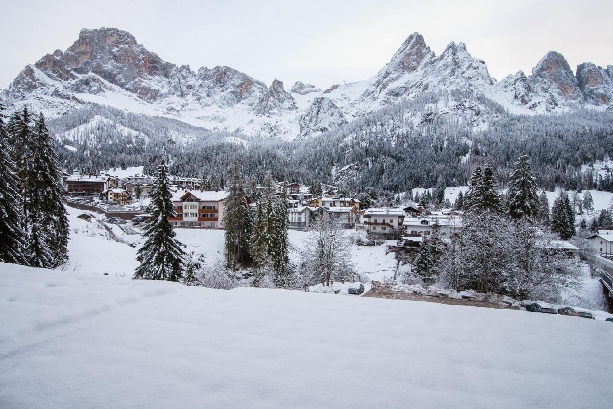 Hotel Colfosco San Martino Di Castrozza Exteriör bild