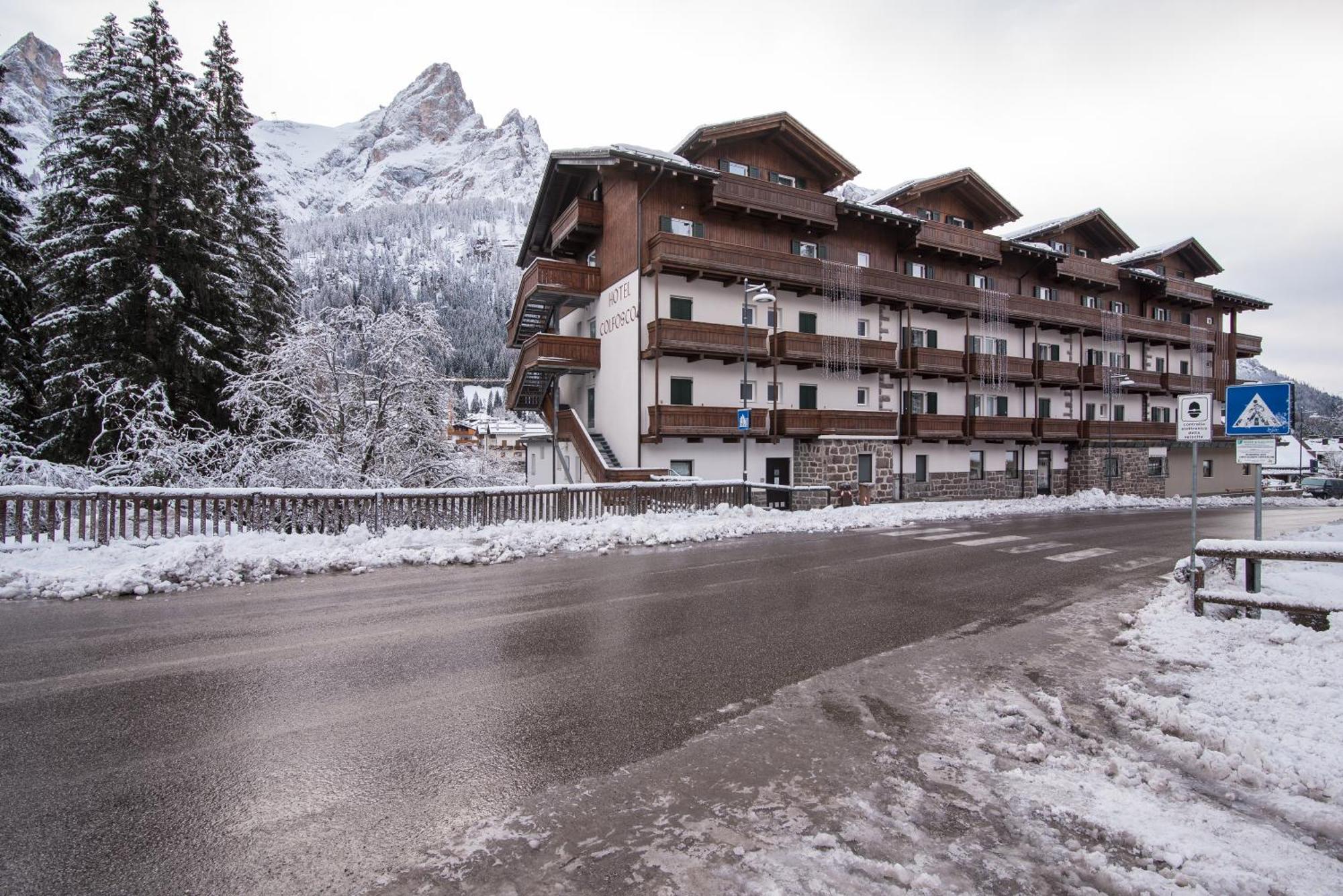 Hotel Colfosco San Martino Di Castrozza Exteriör bild