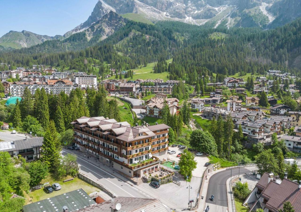 Hotel Colfosco San Martino Di Castrozza Exteriör bild